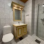 Apartamento Cozy 3-bedroom Near *