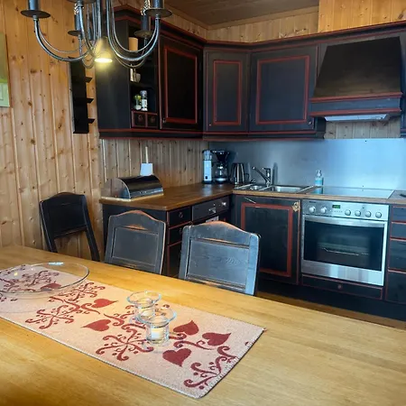 Cozy 3-bedroom Near