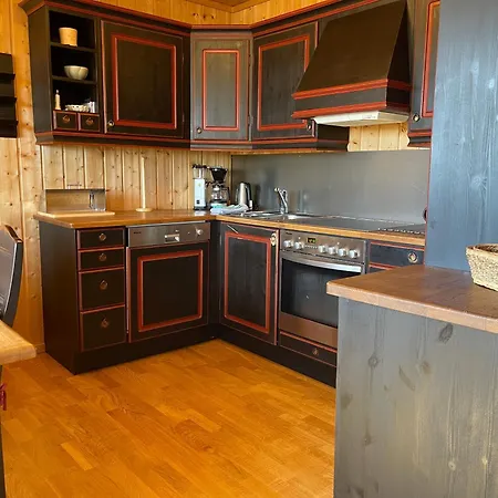 Cozy 3-bedroom Near