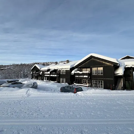 Cozy 3-bedroom Near