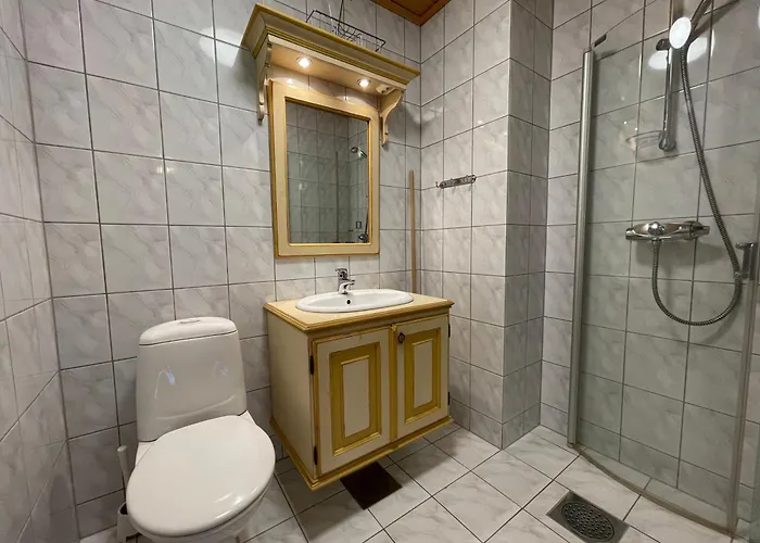 Apartamento Cozy 3-bedroom Near *