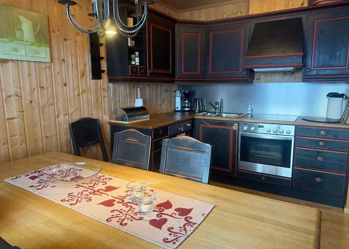Cozy 3-bedroom Near